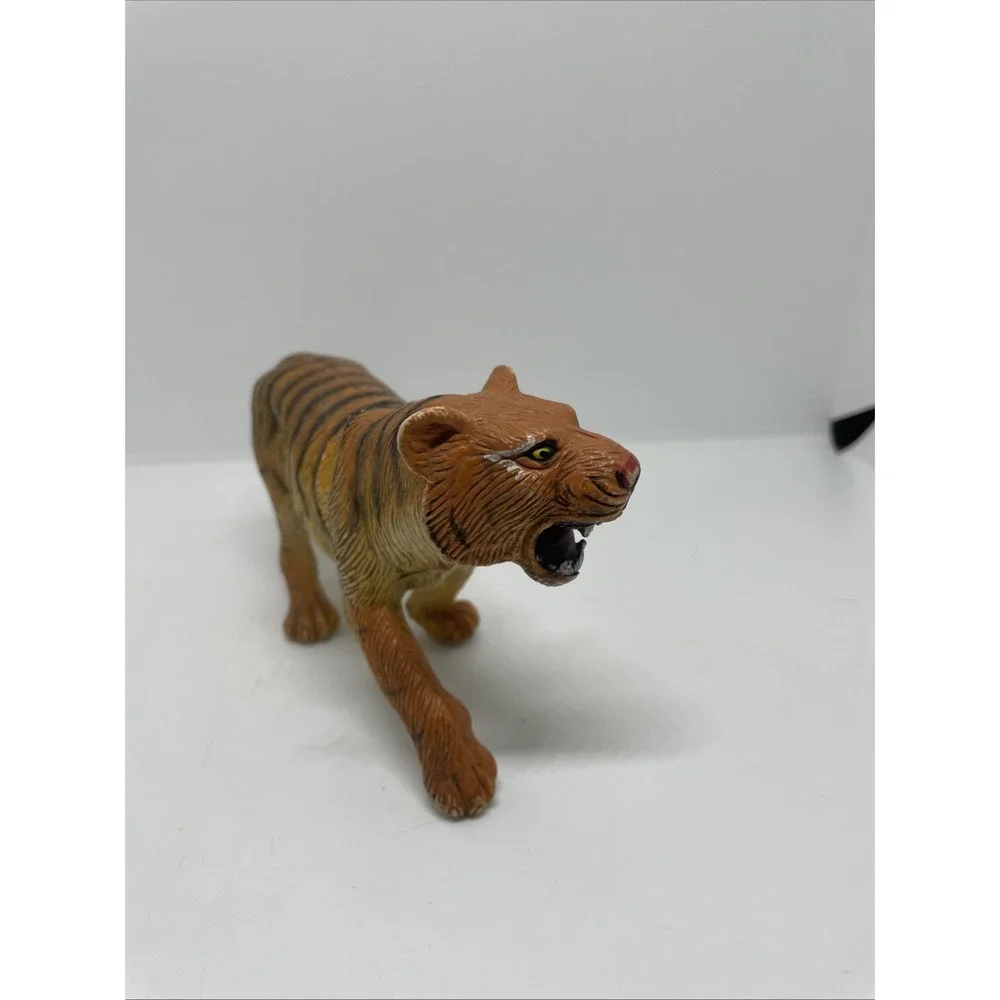VINTAGE 1987‎ Plastic Rubber JUNGLE TIGER Toy Figure Figurine (J)